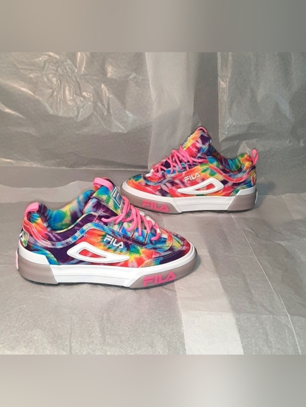 🚨 Fila Sneakers Brand NEW Women size 5 = 3.5Y